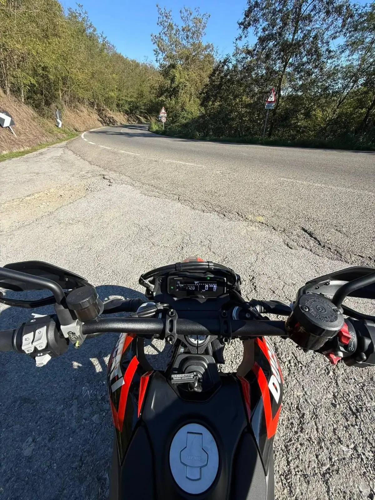 Ducati Hypermotard 698 Mono RVE (2024 - 26) (2)