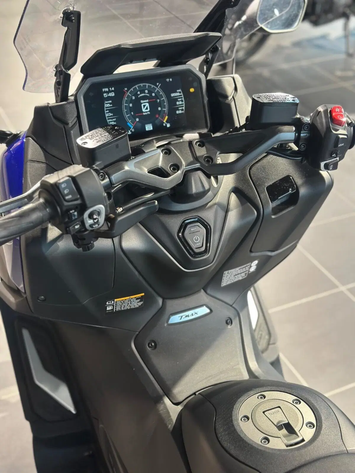 Yamaha T-Max 560 (2025 - 26) (6)