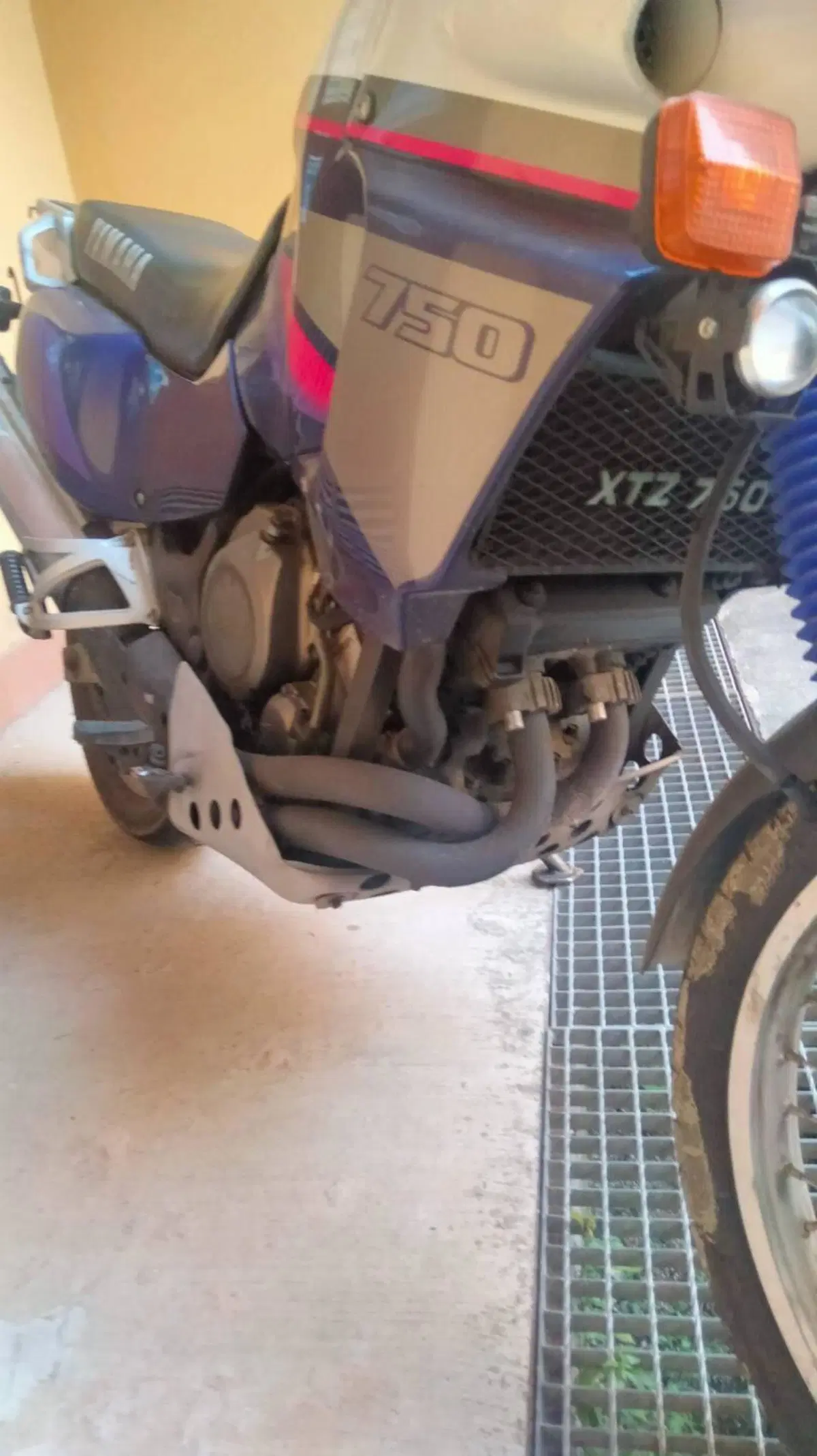 Yamaha XTZ Super Tenere (2)