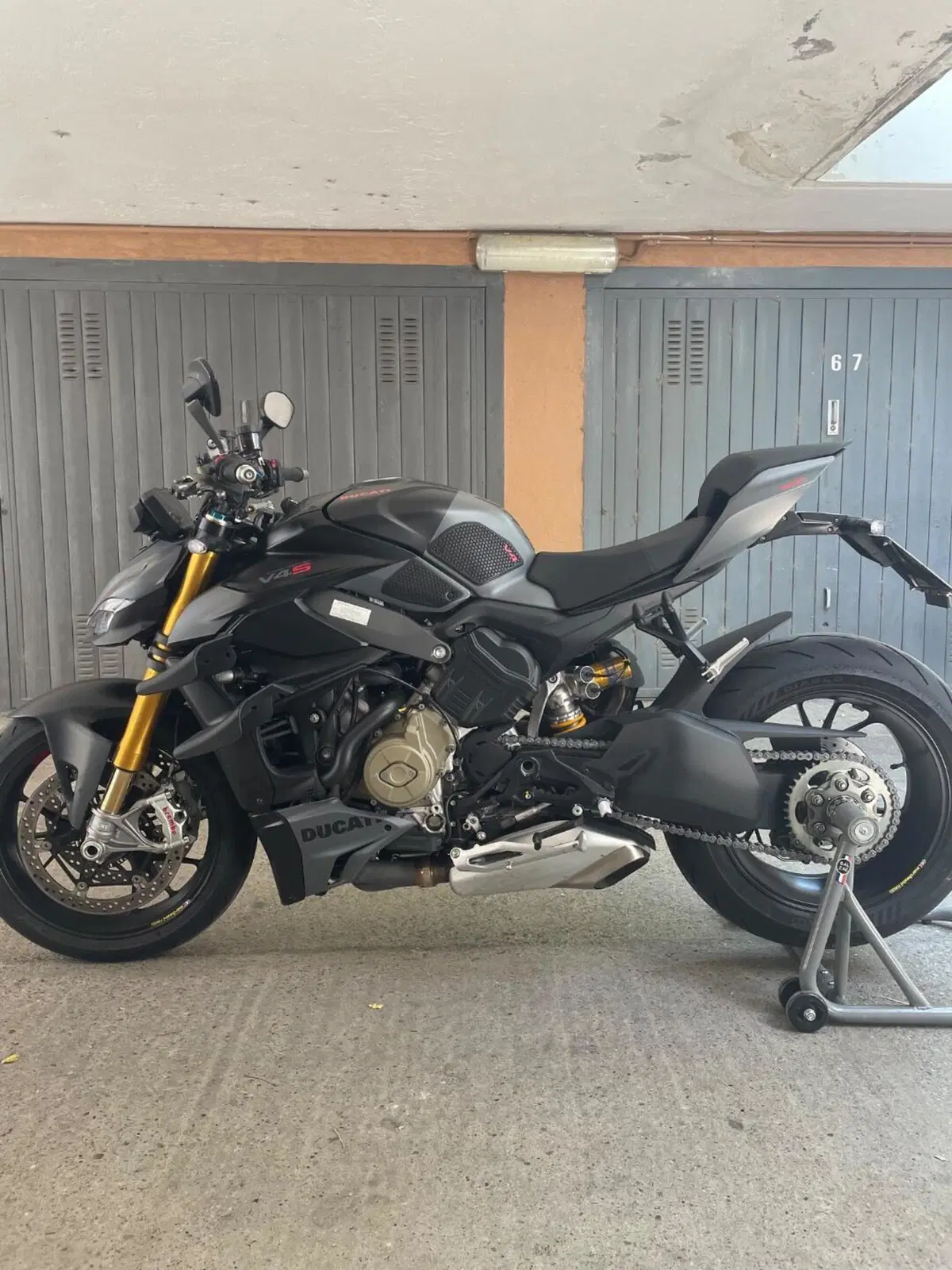 Ducati Streetfighter V4 S (2023 - 24) (2)