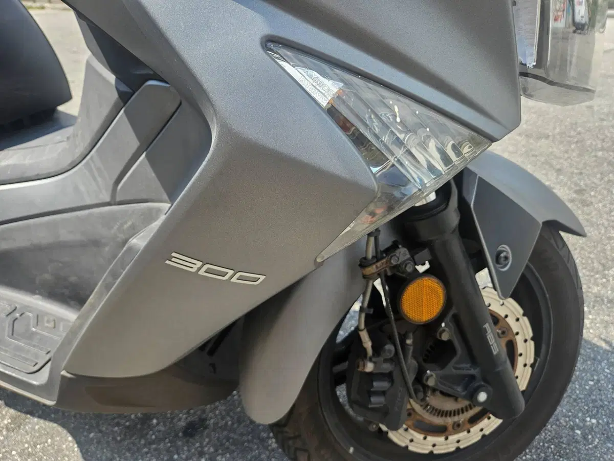 Kymco X-Town 300i ABS (2016 - 20) (11)