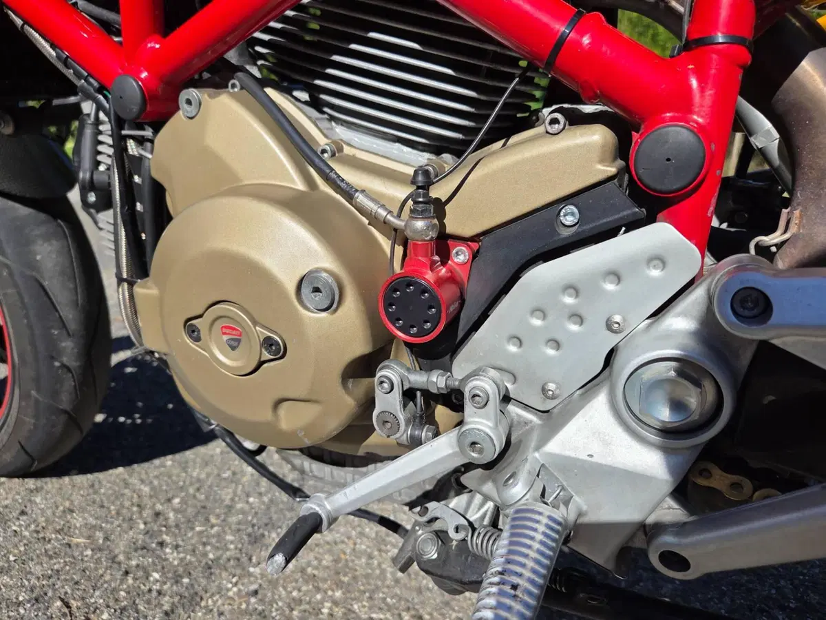 Ducati Hypermotard 1100 S (2007 - 09) (7)
