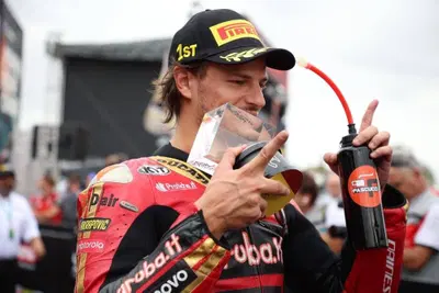 SBK, a Jerez Nicolò Bulega vince anche la Superpole Race [GALLERY]