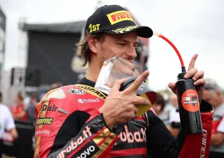 SBK, a Jerez Nicolò Bulega vince anche la Superpole Race [GALLERY]