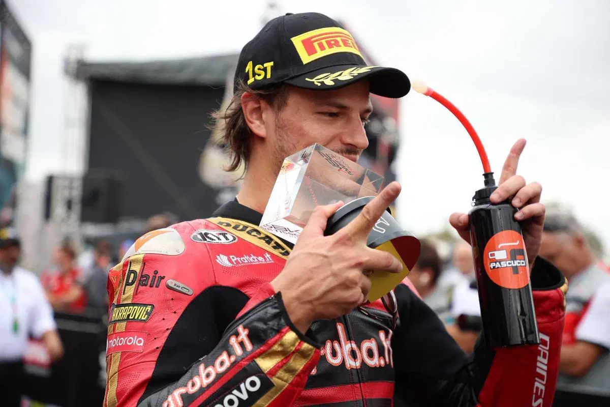 SBK, a Jerez Nicolò Bulega vince anche la Superpole Race [GALLERY] (2)