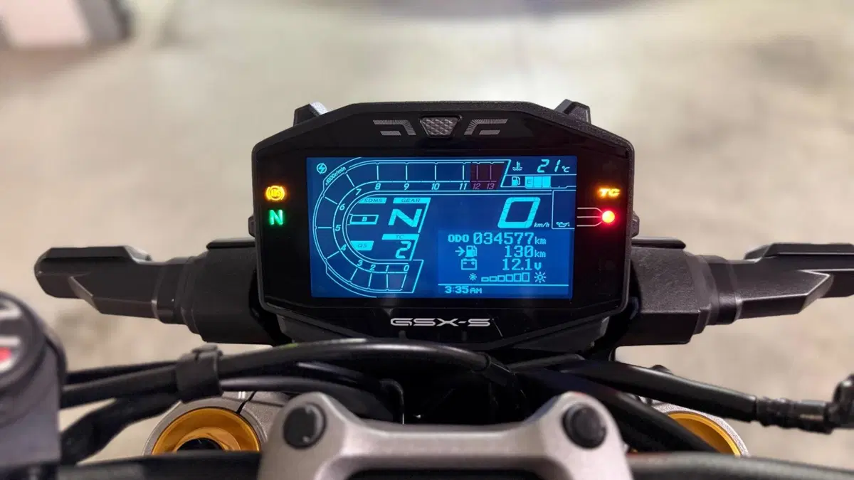 Suzuki GSX-S1000 (2021 - 25) (5)