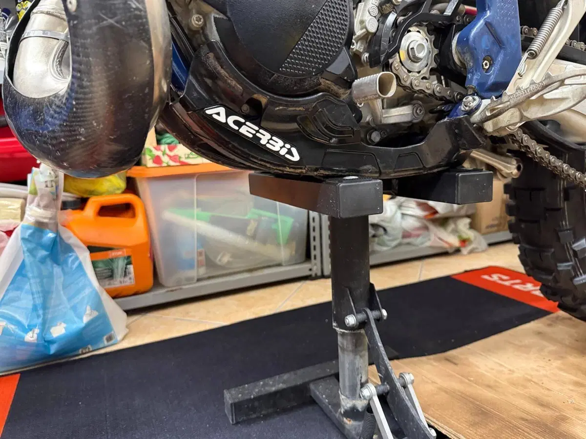 Husqvarna TE 300 (2024) (5)