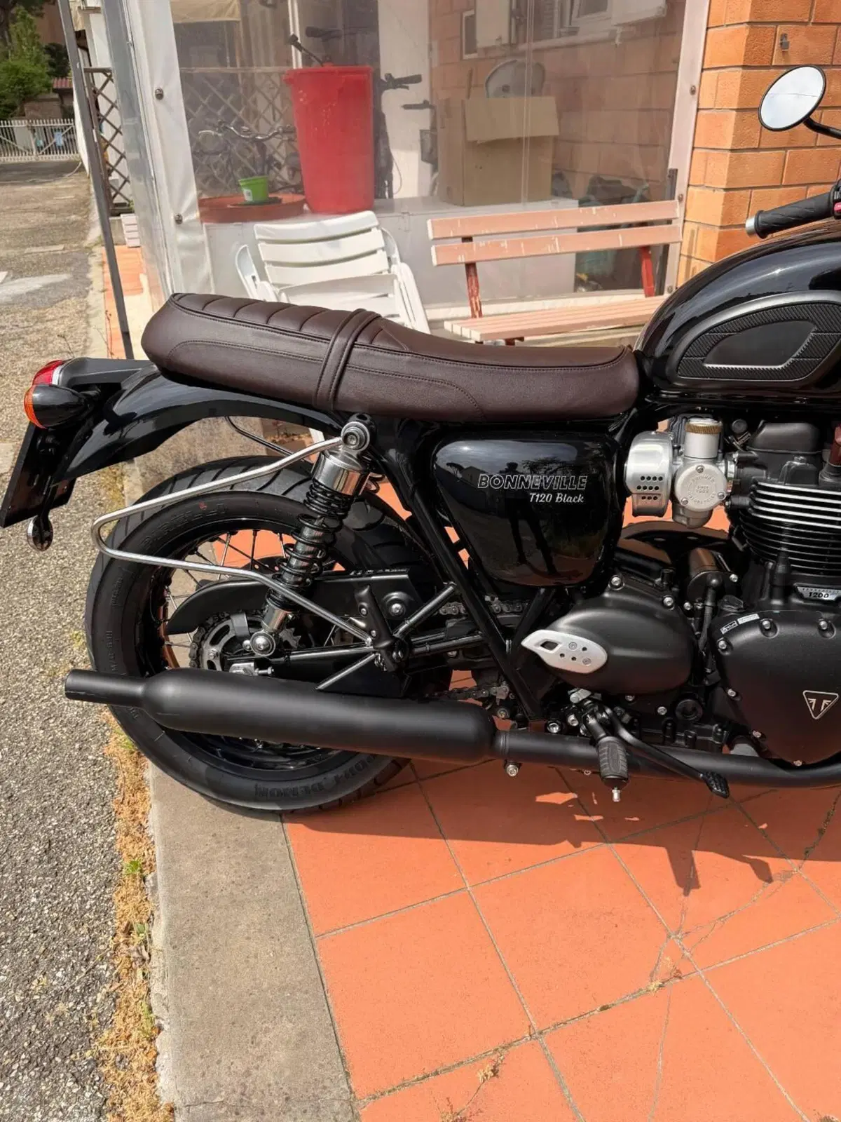 Triumph Bonneville T120 Black (2021 - 25) (3)