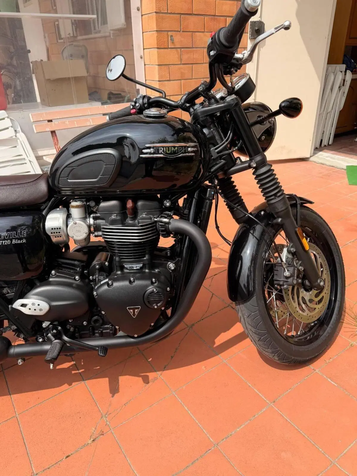 Triumph Bonneville T120 Black (2021 - 25) (2)