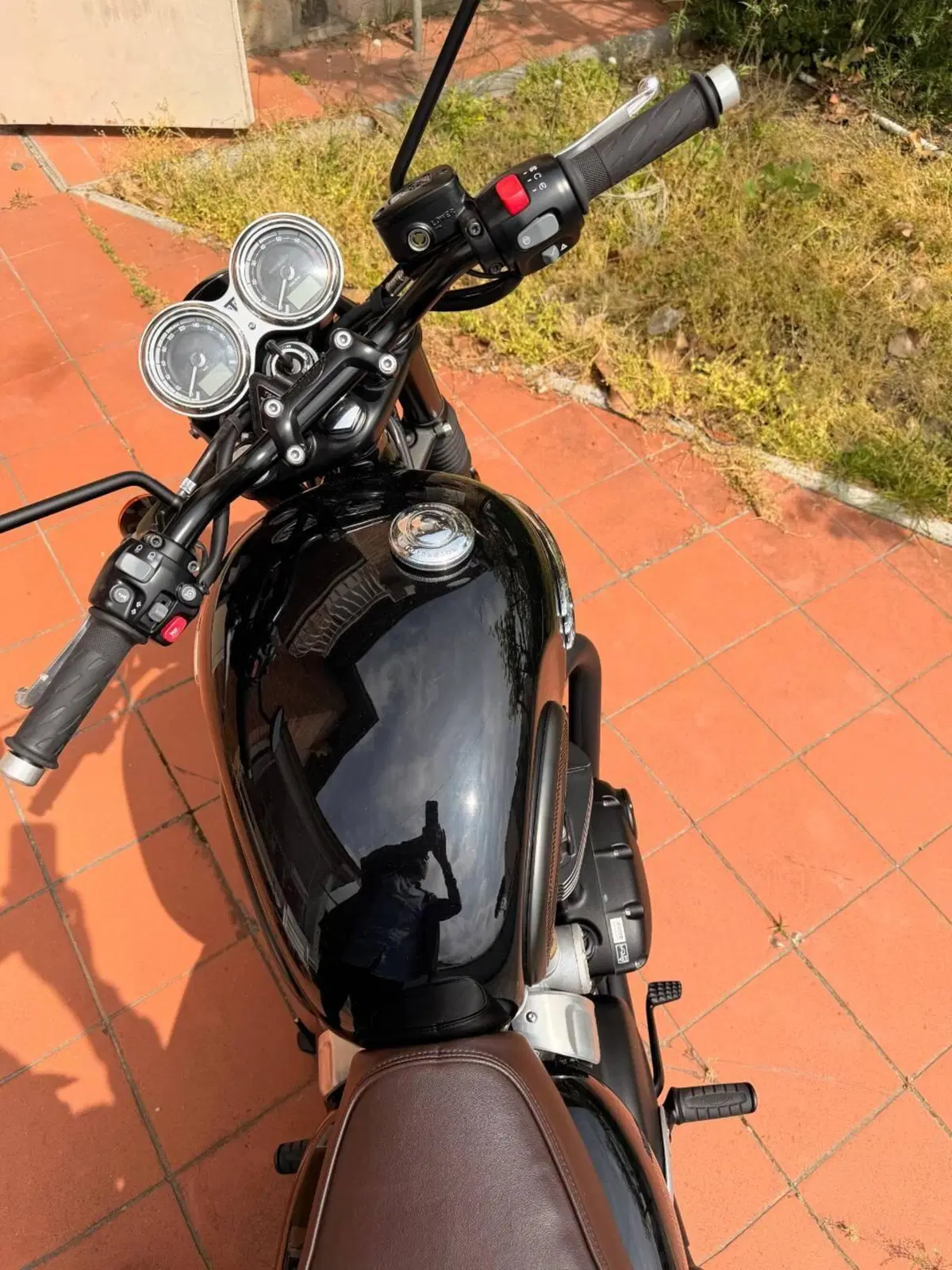 Triumph Bonneville T120 Black (2021 - 25) (5)