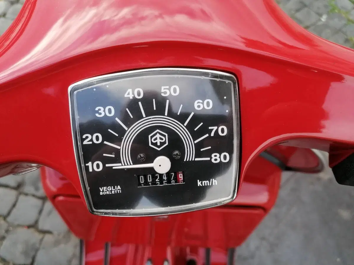 Piaggio VESPA 50 SPECIAL (4)