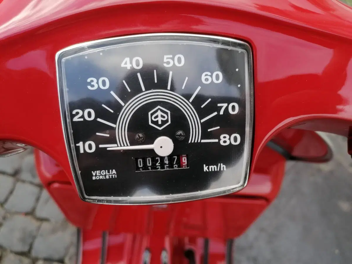 Piaggio VESPA 50 SPECIAL (5)