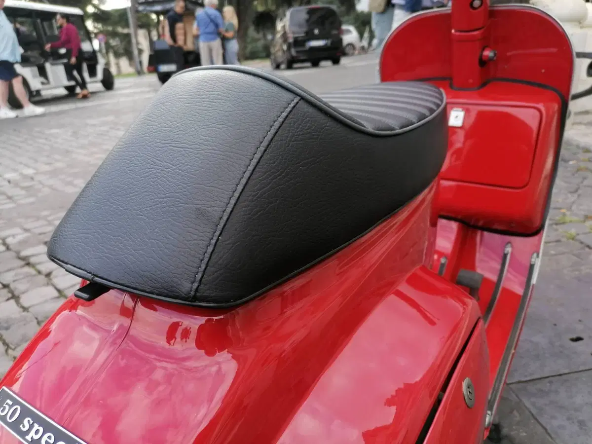 Piaggio VESPA 50 SPECIAL (16)