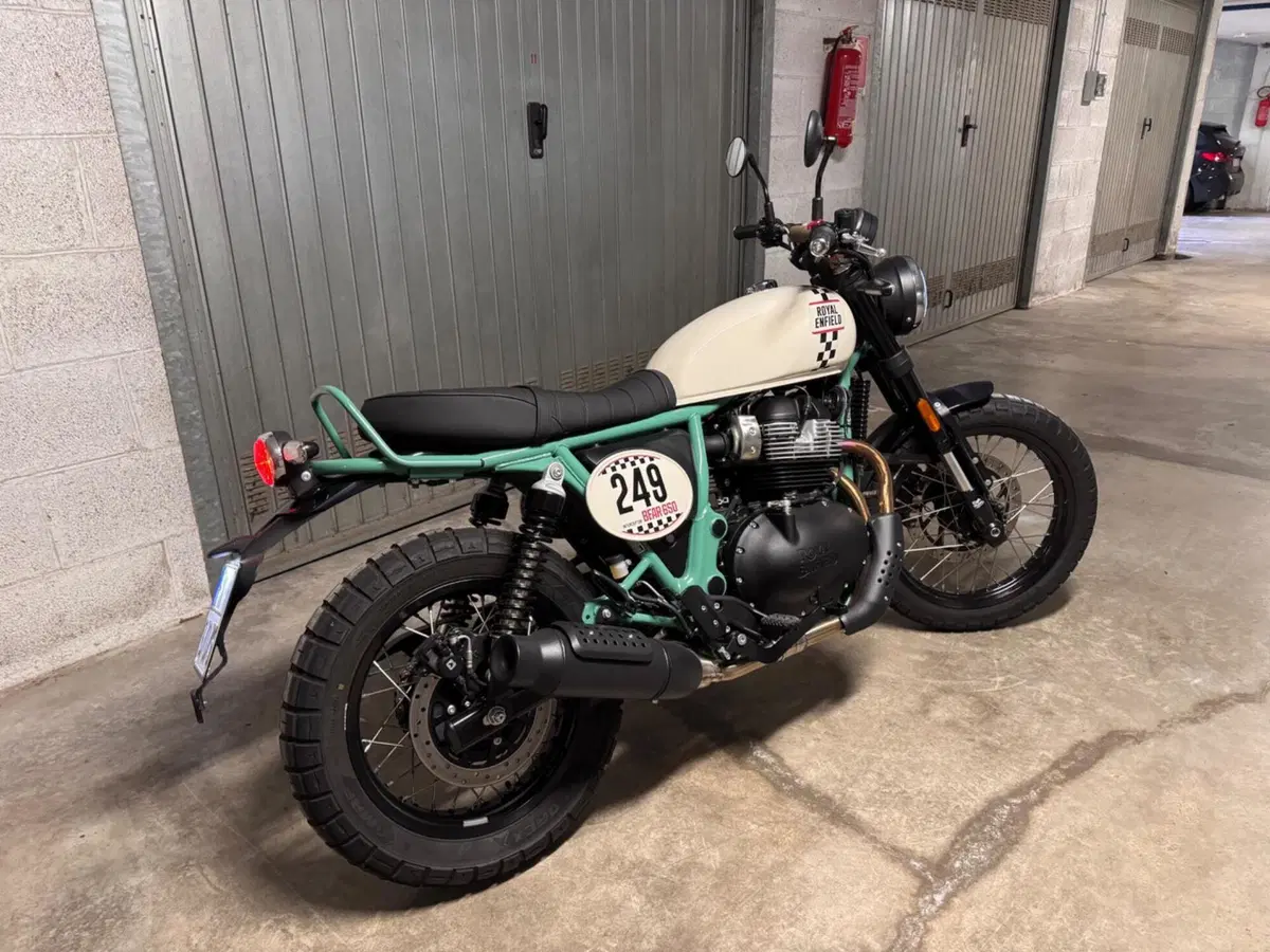 Royal Enfield Bear 650 (2025 - 26) (2)