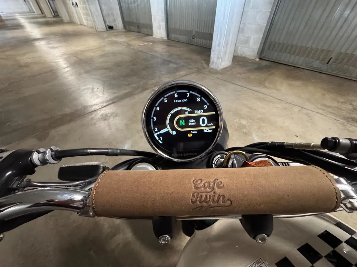 Royal Enfield Bear 650 (2025 - 26) (5)