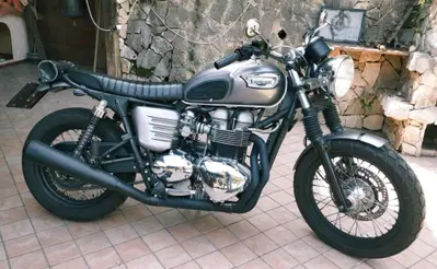 Triumph Bonneville T100 (2001 - 07) usata