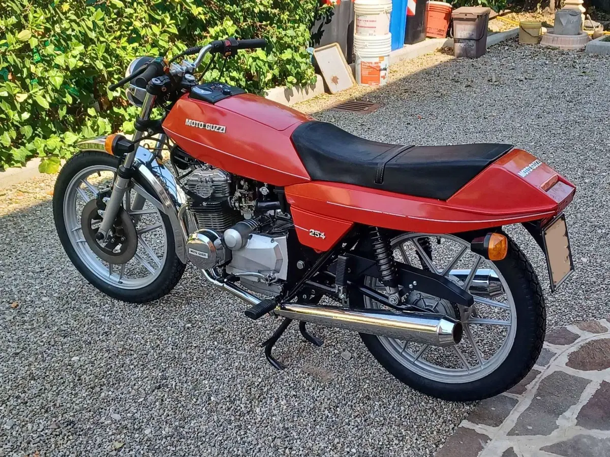 Moto Guzzi 254