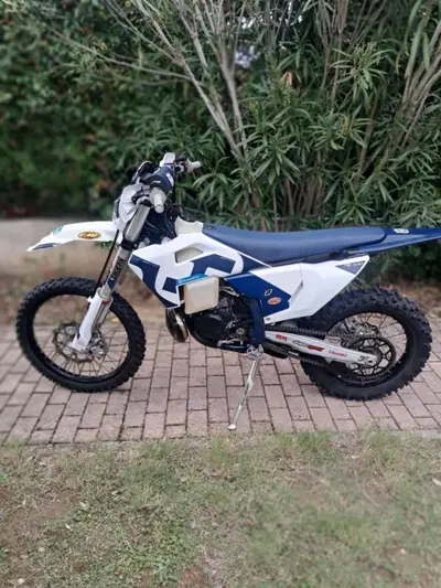 Husqvarna TE 300 (2026) usata