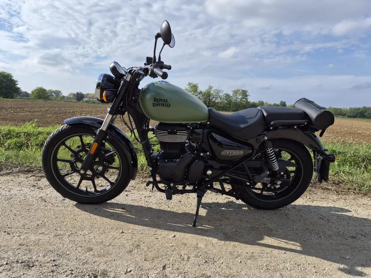 Royal Enfield Meteor 350 (2021 - 26) (2)