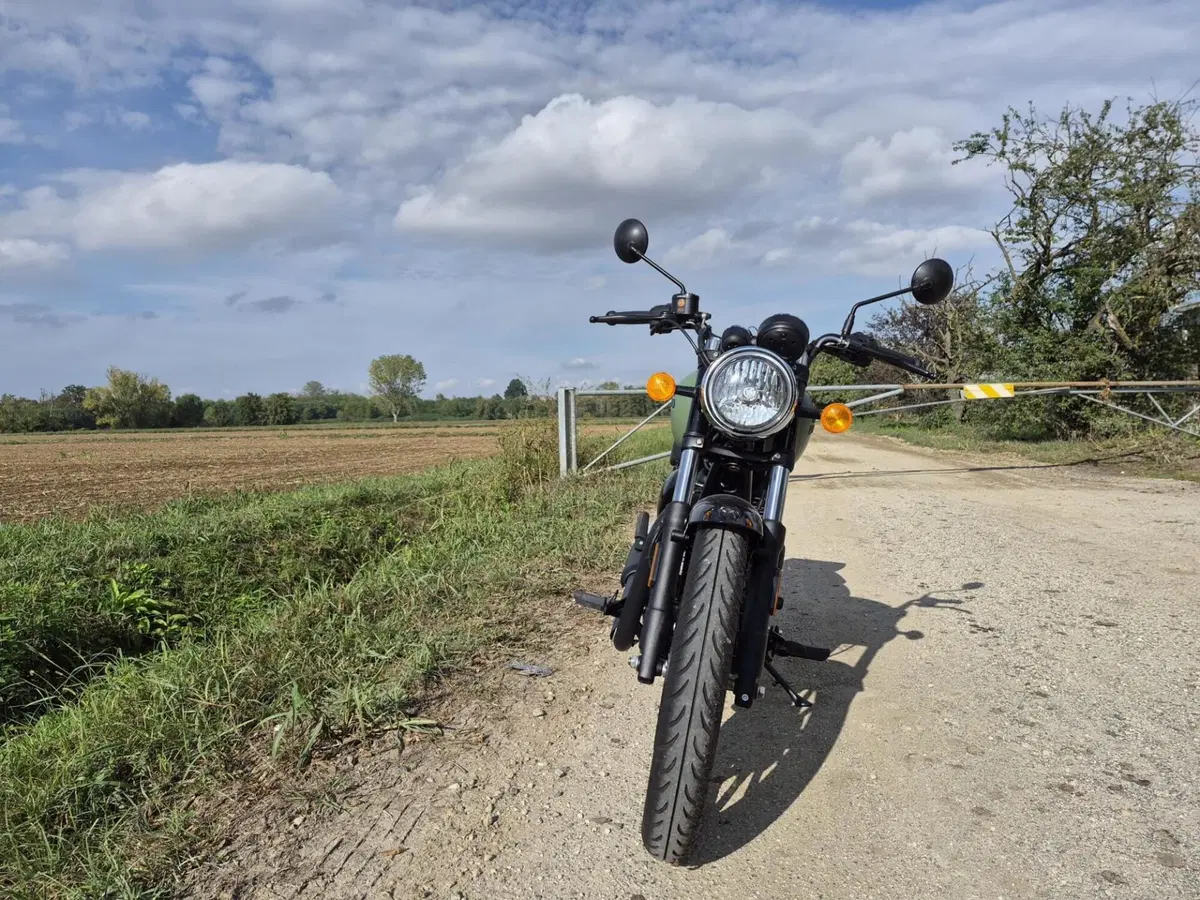 Royal Enfield Meteor 350 (2021 - 26) (4)