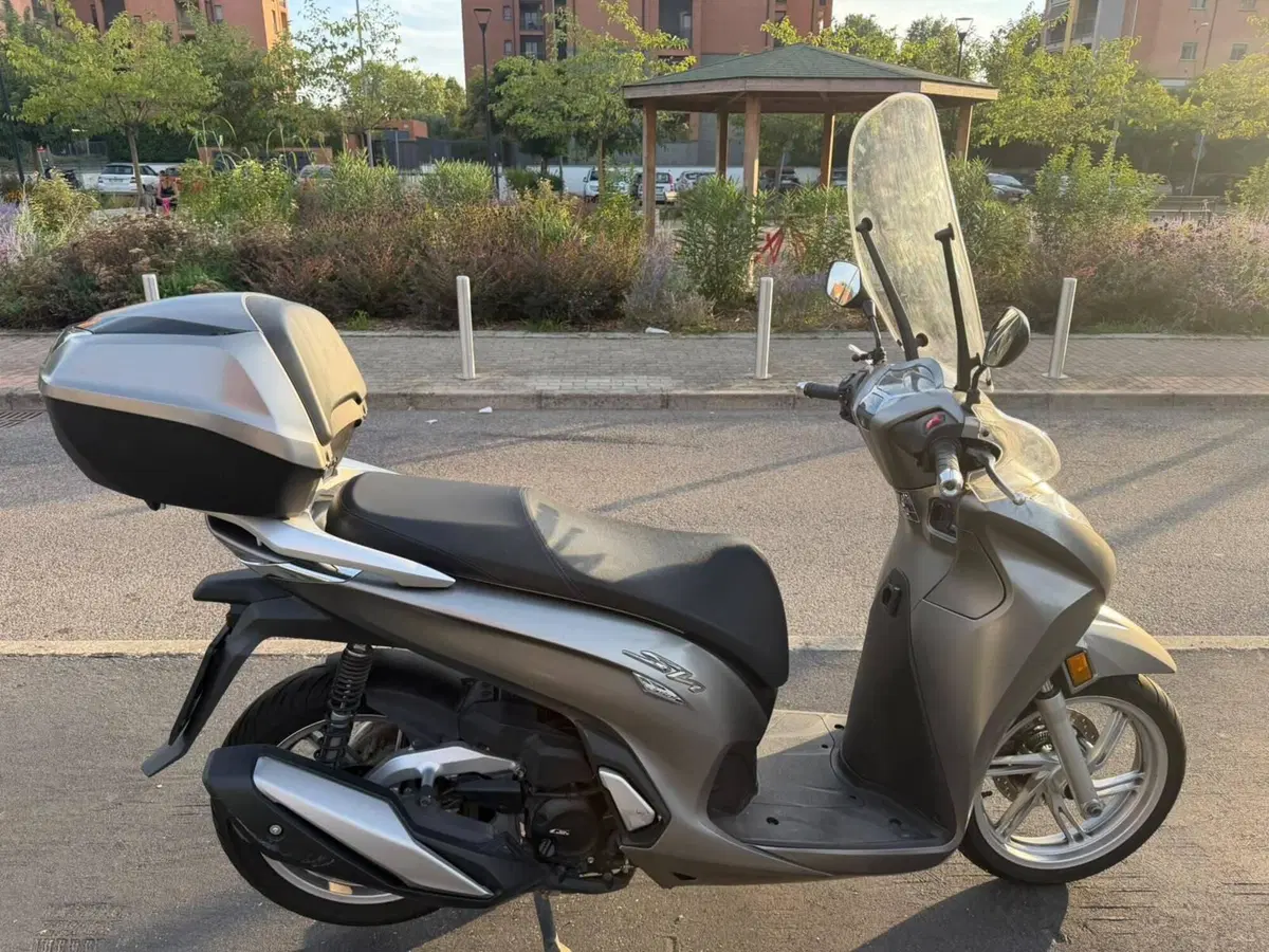 Honda SH 350 (2021 - 24) (2)