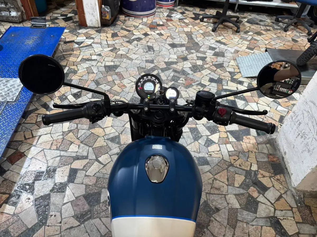 Royal Enfield HNTR 350 (2022 - 26) (5)