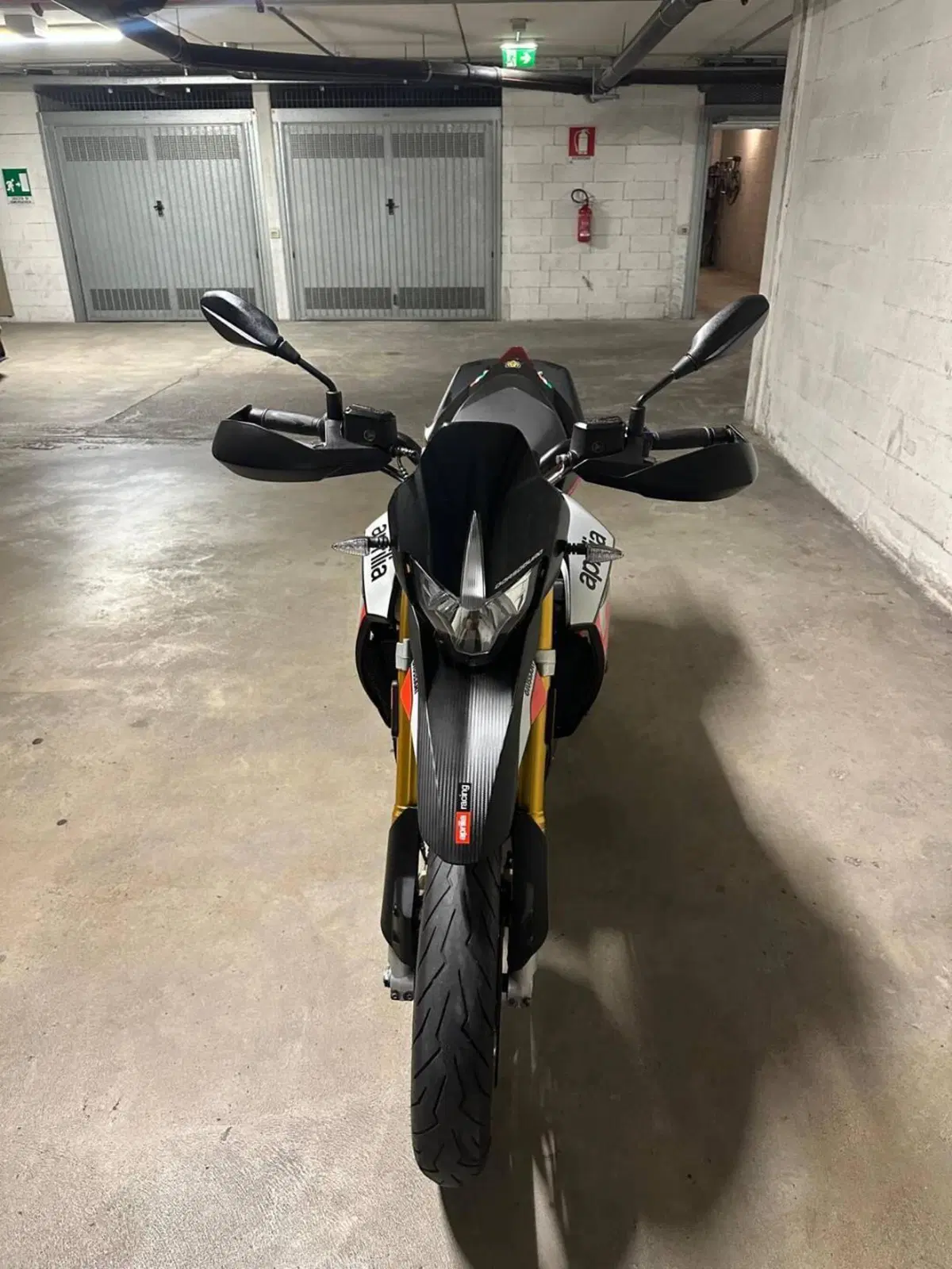 Aprilia Dorsoduro 900 (2017 - 20) (4)