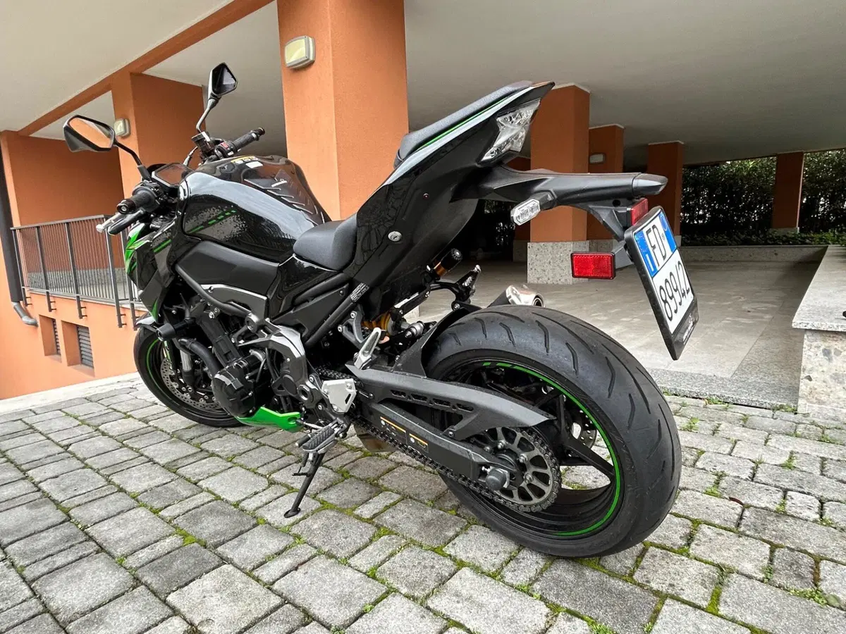 Kawasaki Z 900 SE (2022 - 24) (4)