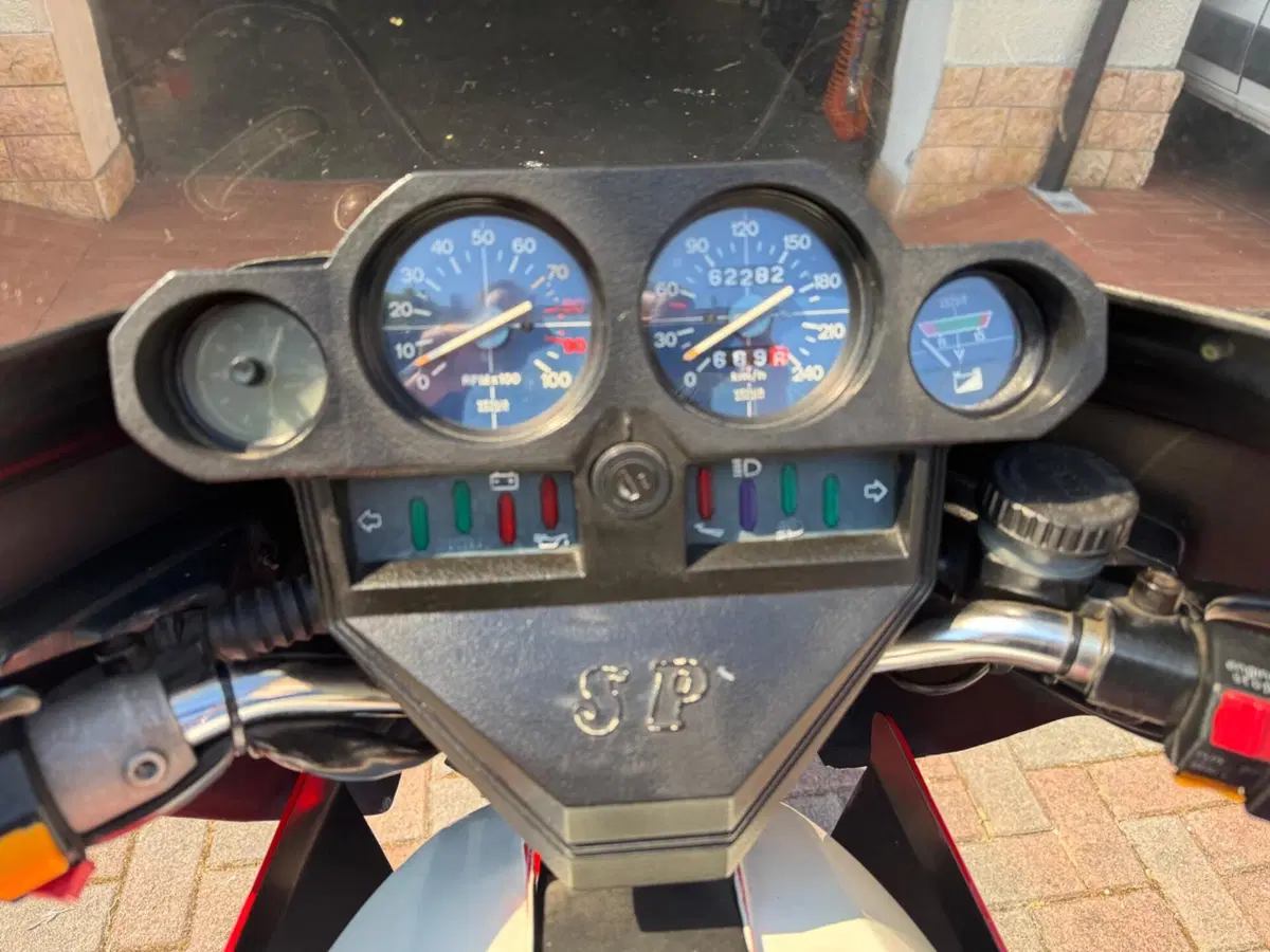 Moto Guzzi SP 1000 (6)