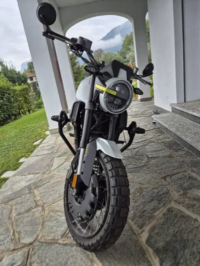 Zontes ZT125-GK (2022 - 25) usata
