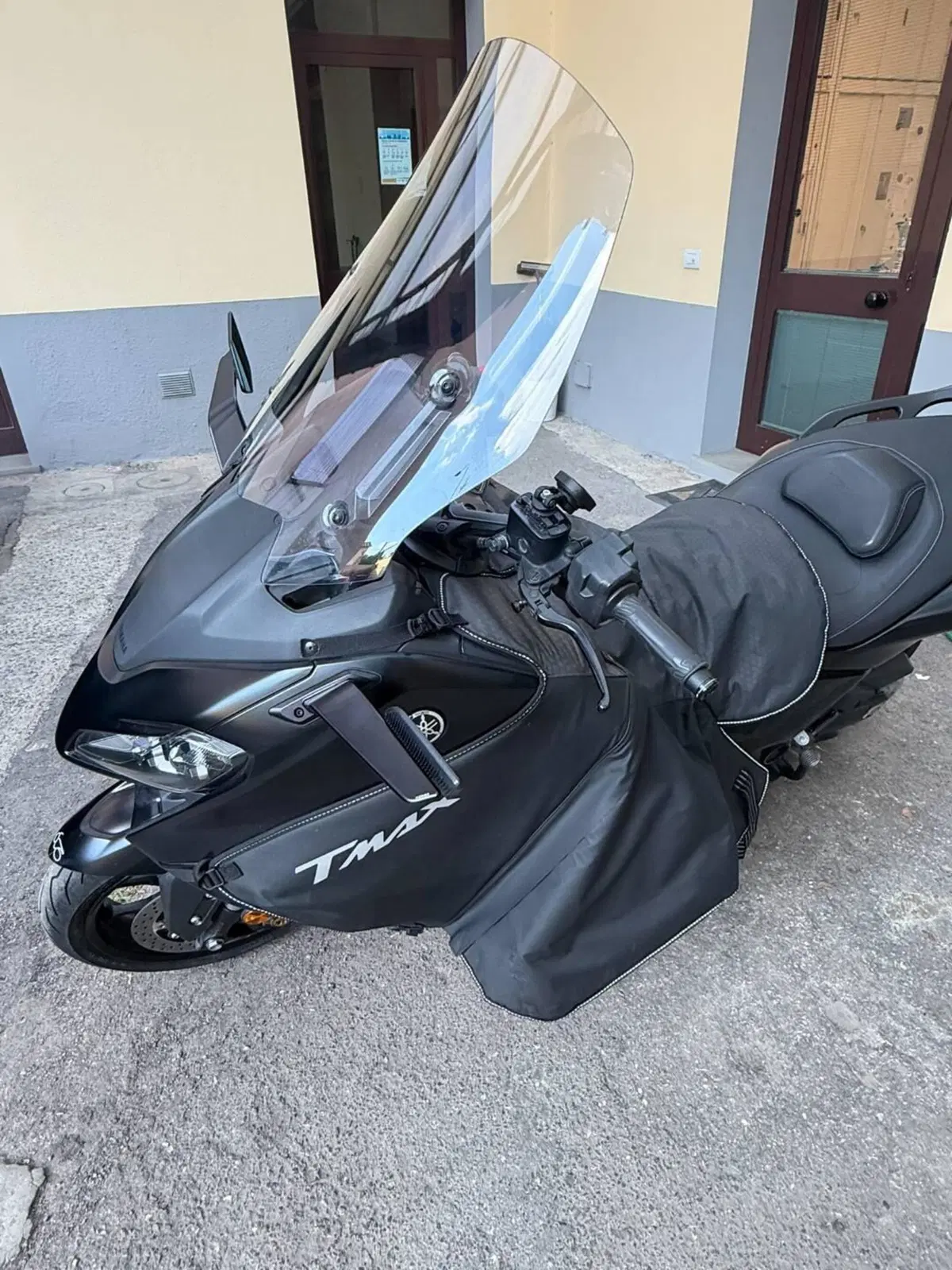 Yamaha T-Max 560 Tech Max (2022 - 24) (6)