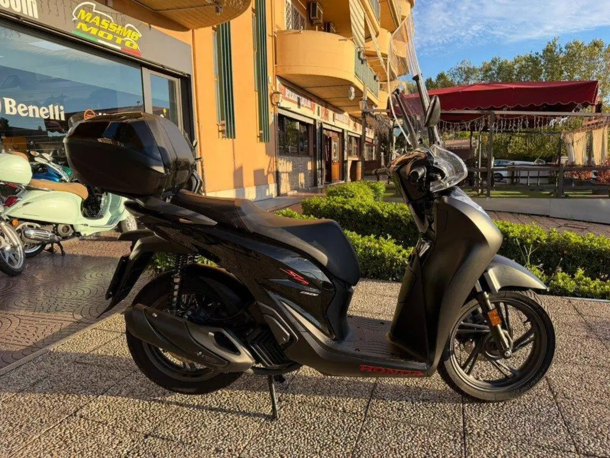 Honda SH 150i Sport (2024 - 25) (9)