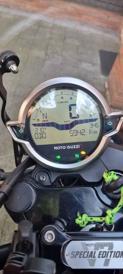 Moto Guzzi V7 Stone Special Edition (2022 - 25) usata