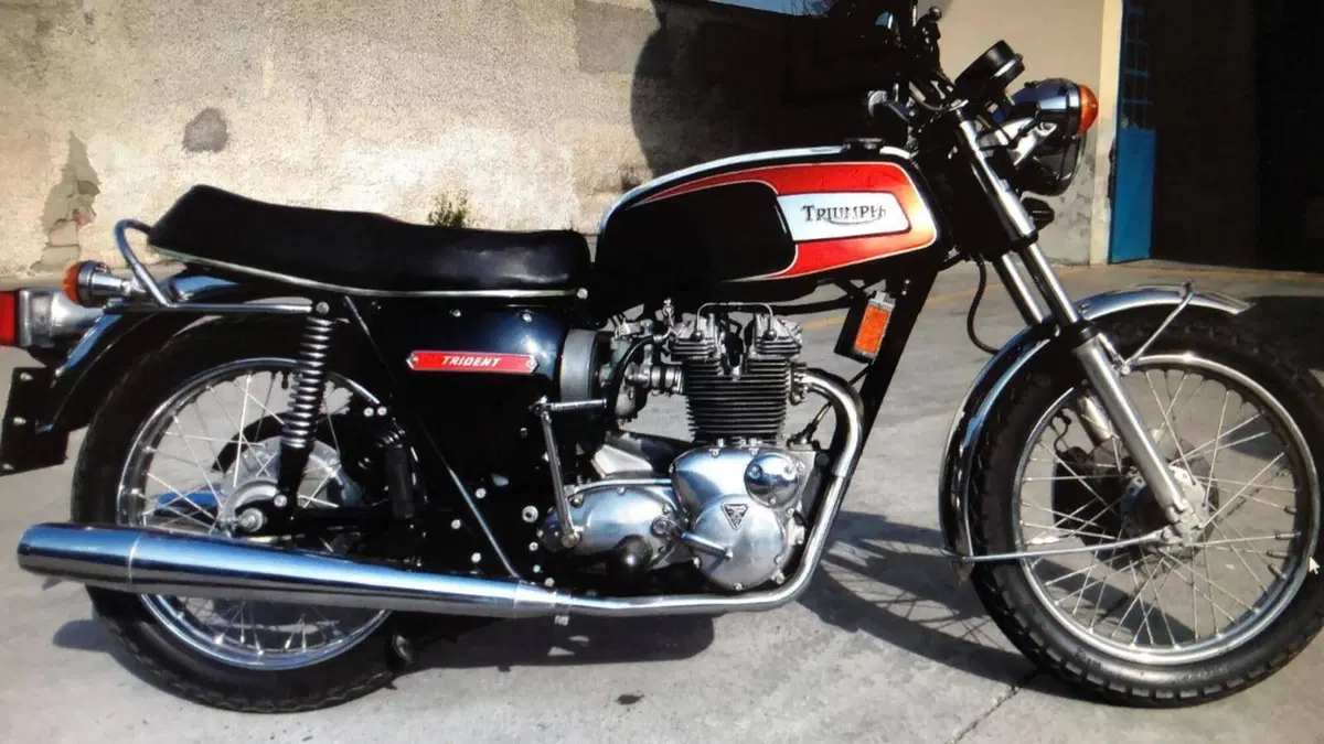 Triumph Trident (2)