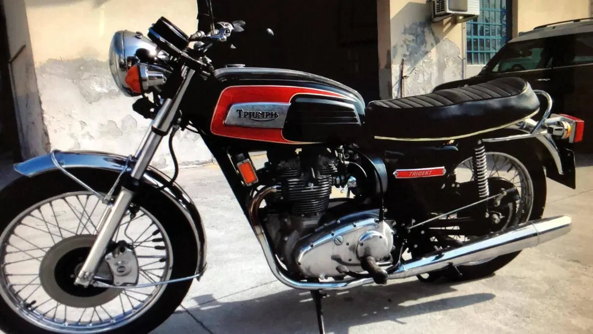 Triumph Trident