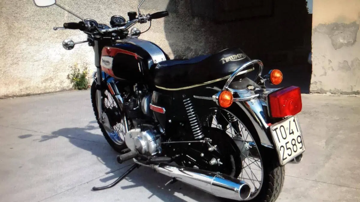 Triumph Trident (3)