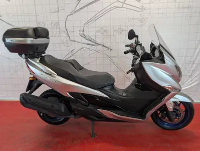 Suzuki Burgman 400 (2022 - 24) usata