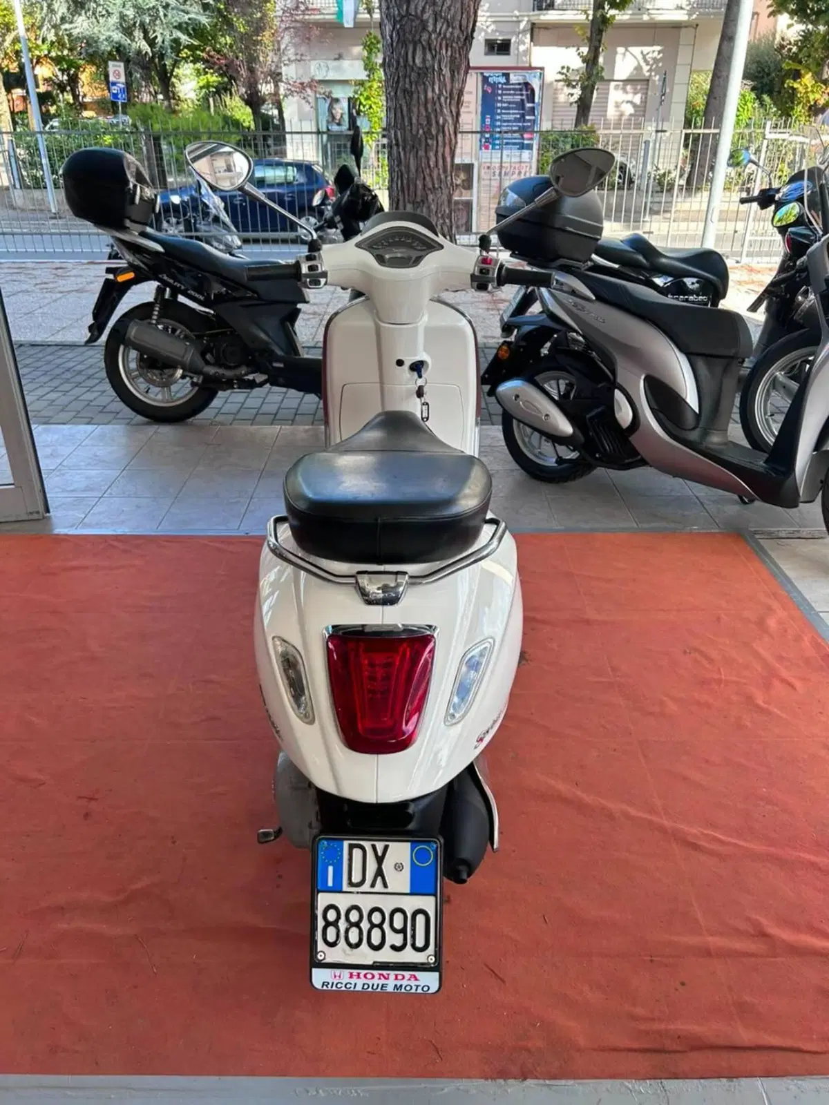 Vespa Sprint 125 3V (2014 - 16) (4)