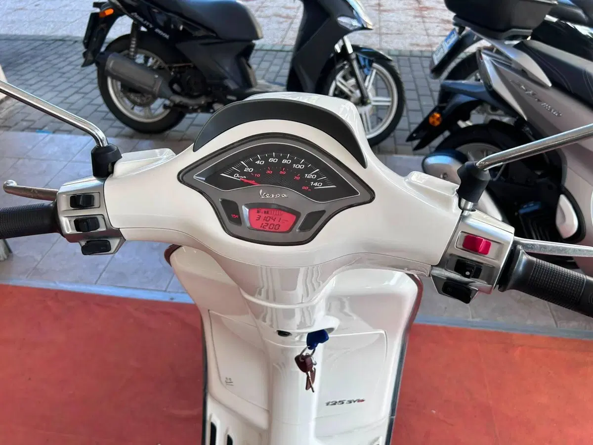 Vespa Sprint 125 3V (2014 - 16) (7)