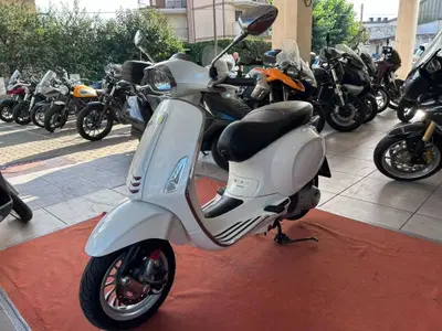 Vespa Sprint 125 3V (2014 - 16) usata