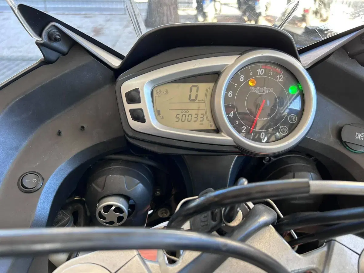 Triumph Tiger 1050 SE ABS (2006 - 13) (6)