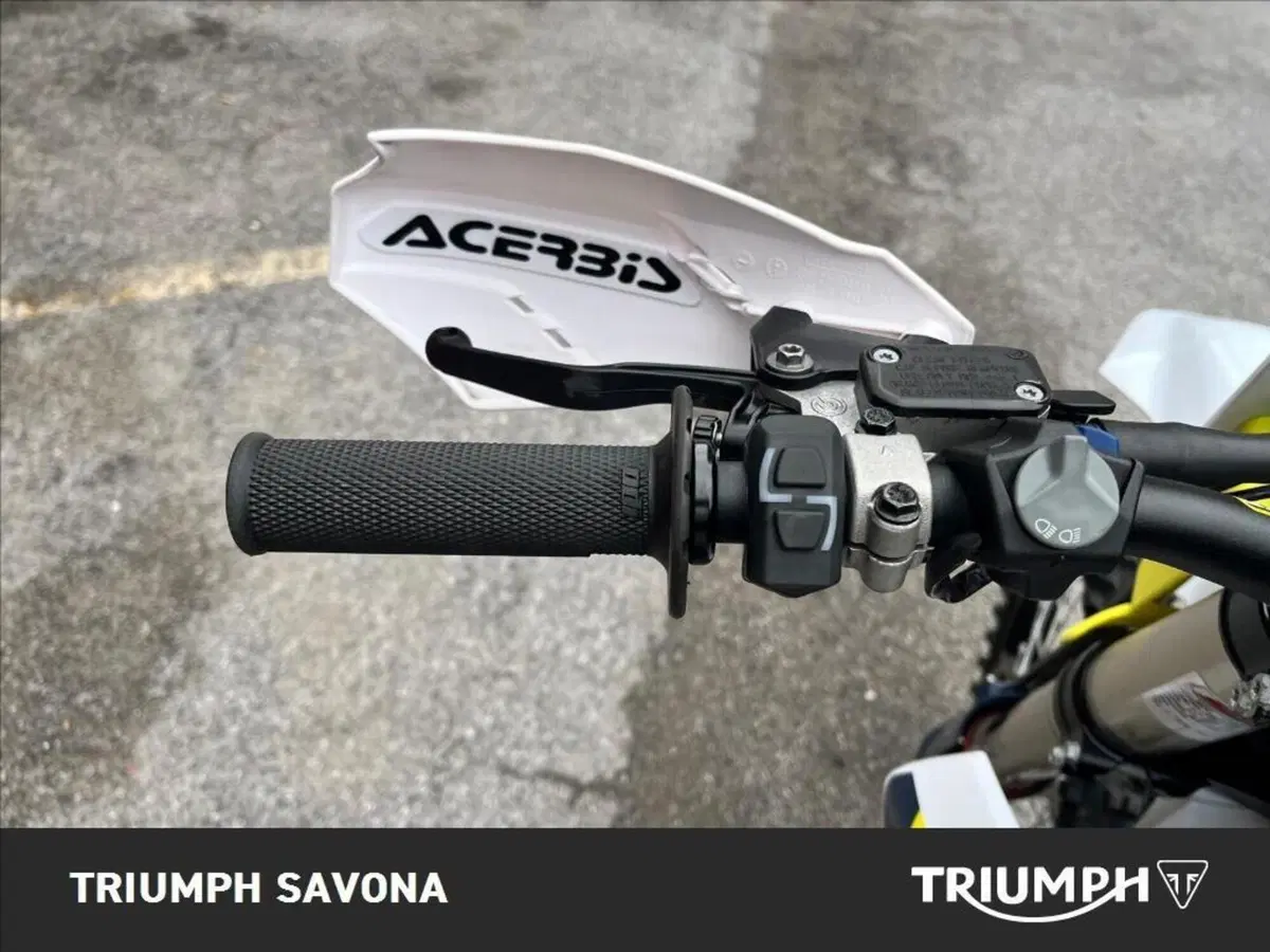 Husqvarna TE 300 (2025) (13)