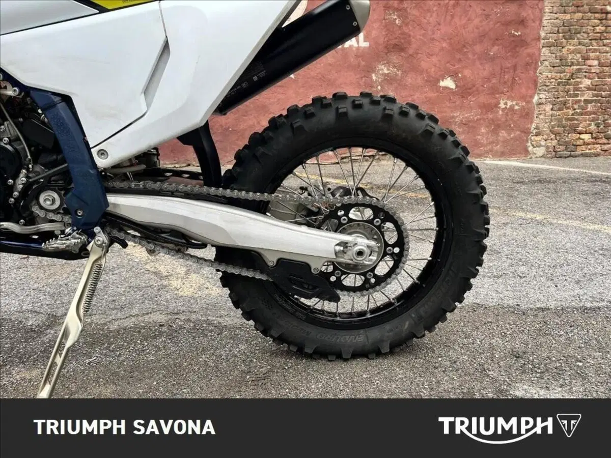 Husqvarna TE 300 (2025) (10)