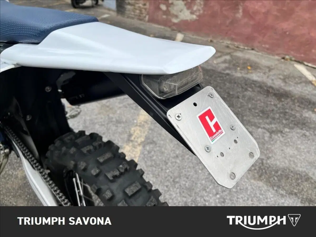 Husqvarna TE 300 (2025) (7)