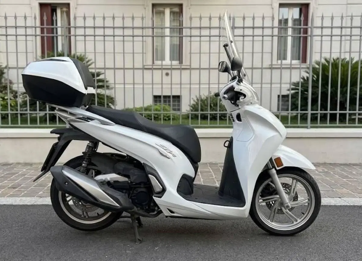 Honda SH 350 (2021 - 24) (2)