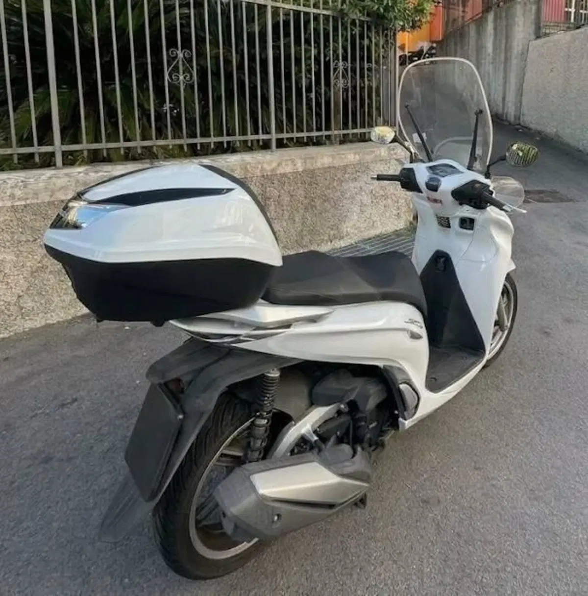 Honda SH 350 (2021 - 24) (3)