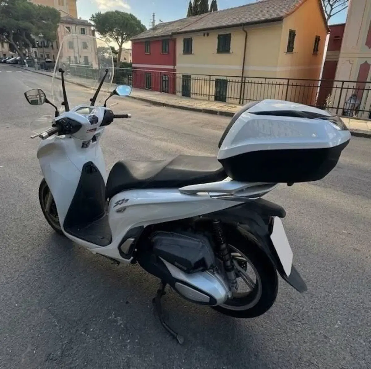 Honda SH 350 (2021 - 24) (4)