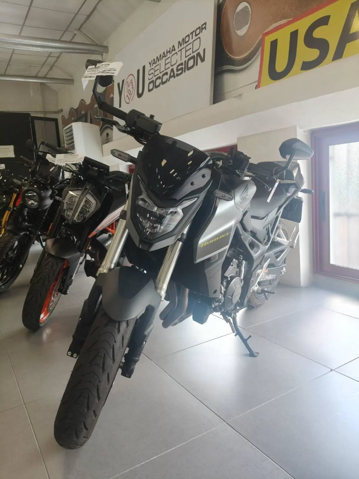 Honda CB 750 Hornet (2023 - 24) (5)