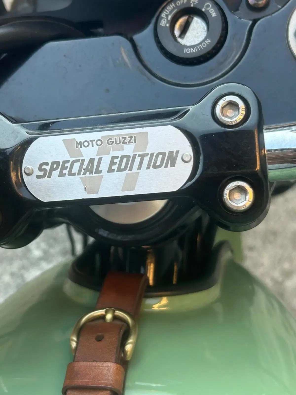 Moto Guzzi V7 Stone Centenario (2021 - 22)