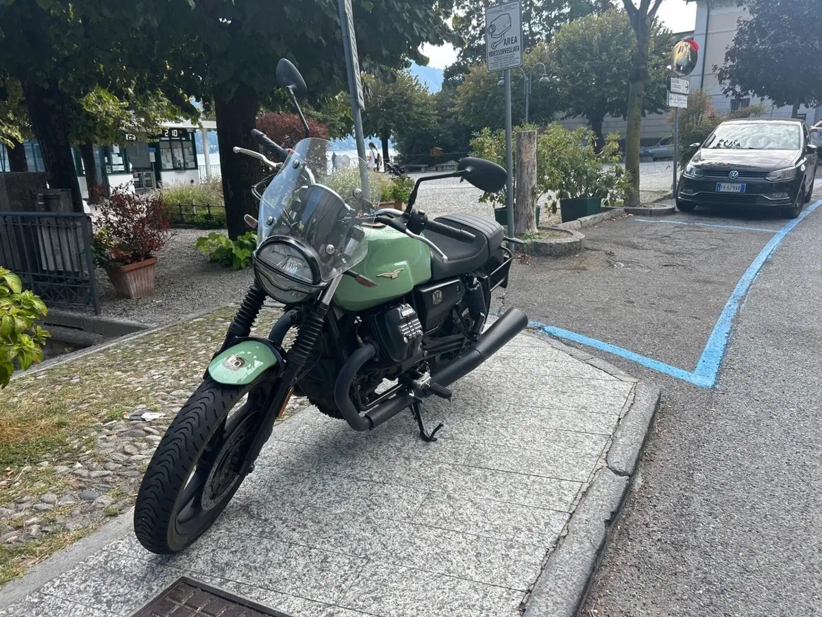Moto Guzzi V7 Stone Centenario (2021 - 22) (8)